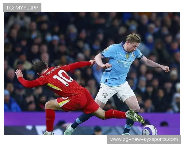 曼城德布劳内精准传球撕裂两条防线