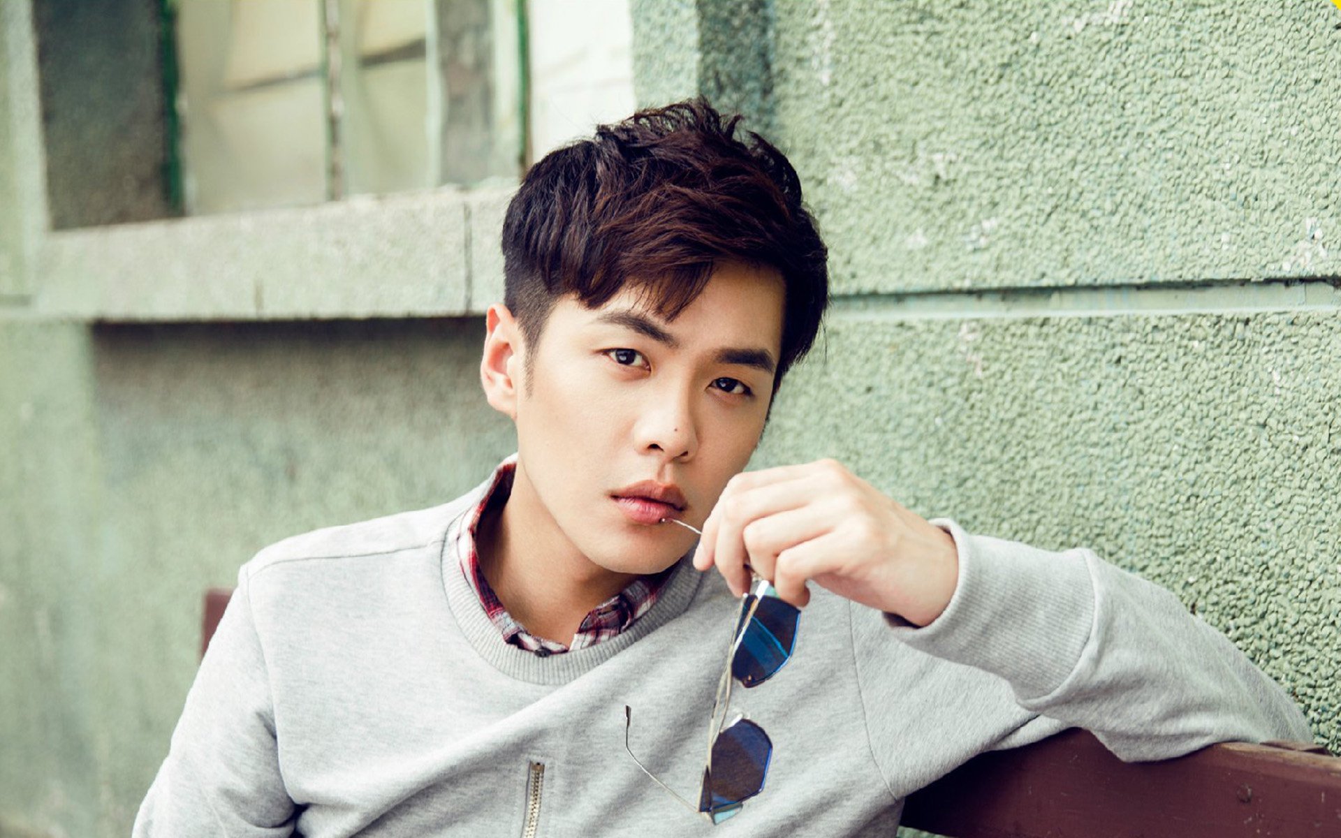 “帕布罗·马特拉：阿根廷美洲狮队的防守壁垒与队长精神”