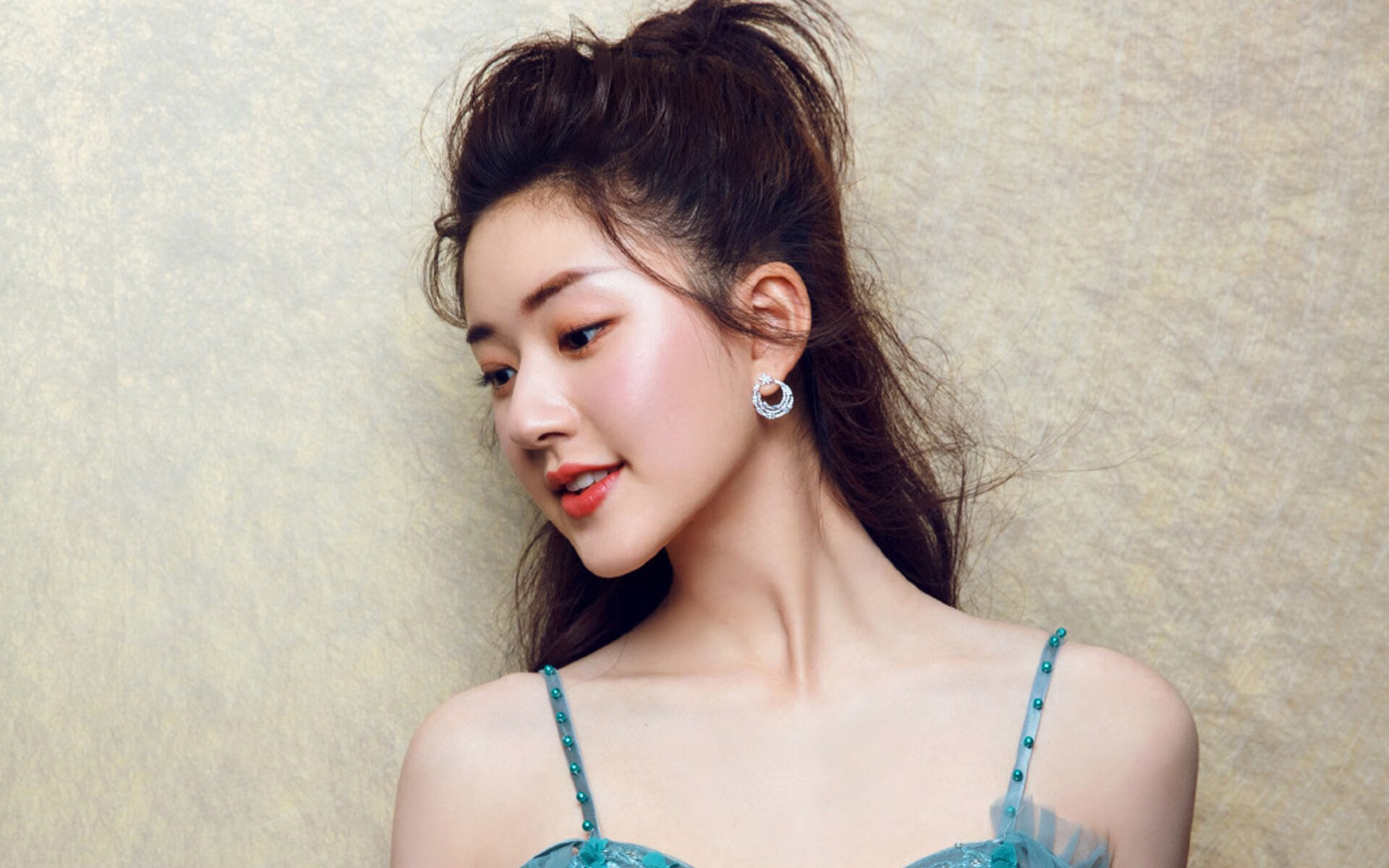 1亿转会费新星欧冠首秀，尤文多特较量引发热议，尤文欧冠次回合